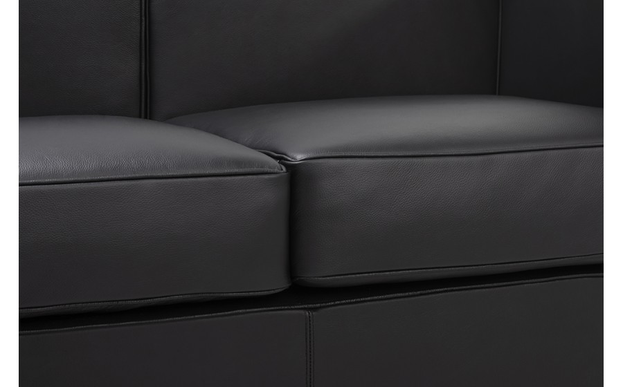 Sofa dwuosobowa SOFT LC2 czarna - włoska skóra naturalna, metal