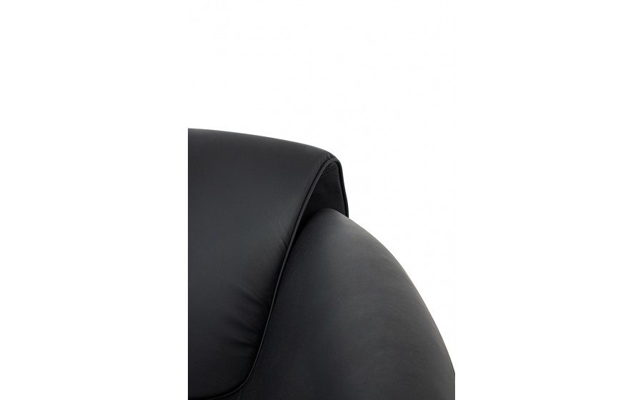 Fotel tapicerowany do salonu FLESSI czarny ekoskóra