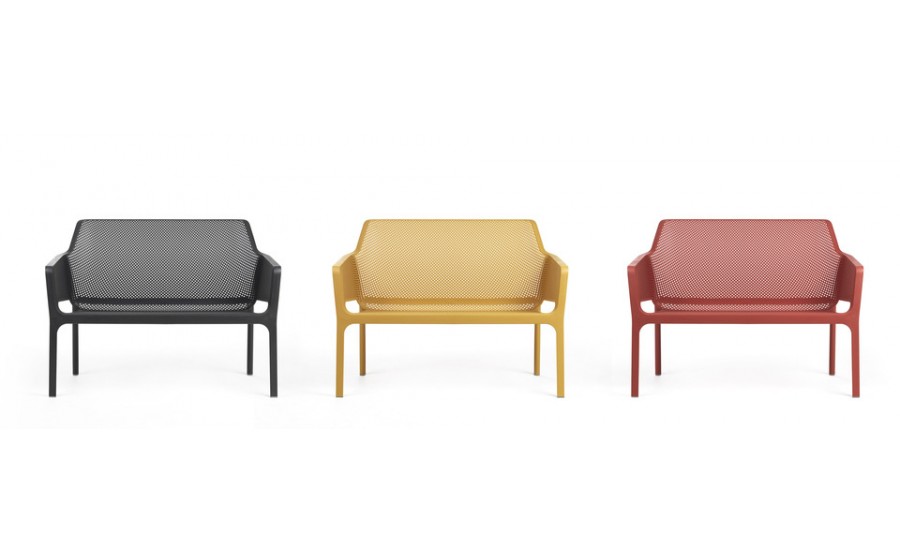 sofa ogrodowa NET, sofa NET szara, meble ogrodowe, minimalistyczna sofa, poduszka do sofy, sofa z recyklingu,