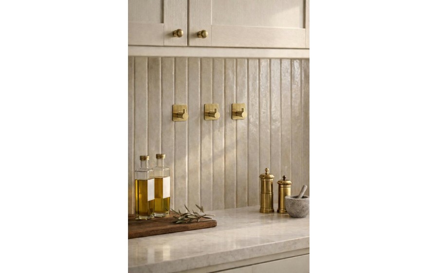 Zestaw 2 haczyków samoprzylepnych SHP  BAROLO złoty