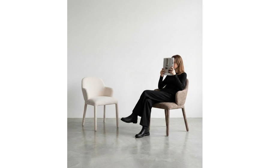 Krzesło tapicerowane do jadalni AKIRA beżowe